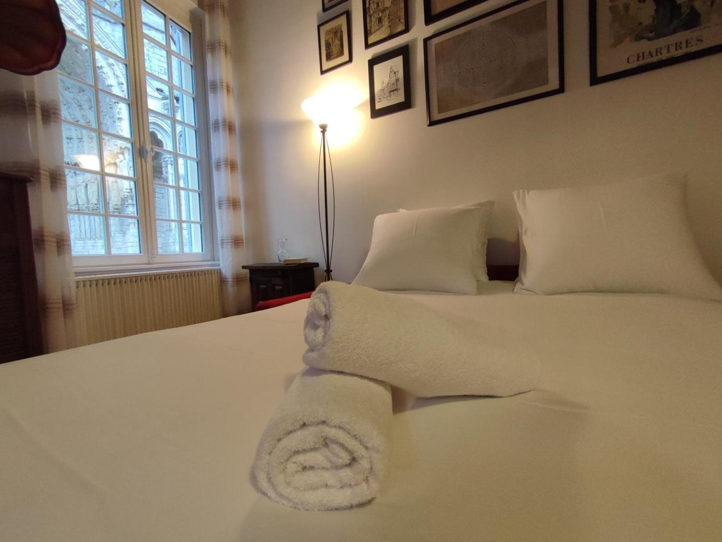 Le Gite De La Cathedrale Apartment Chartres Ngoại thất bức ảnh