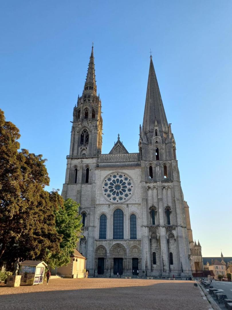 Le Gite De La Cathedrale Apartment Chartres Ngoại thất bức ảnh